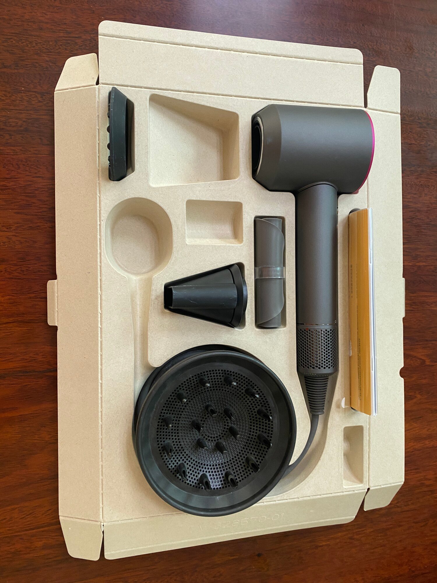 84676d31a42a32812d1e6d2481e807fd scaled 东莞可靠的干压纸托定制，亲测3个案例分享