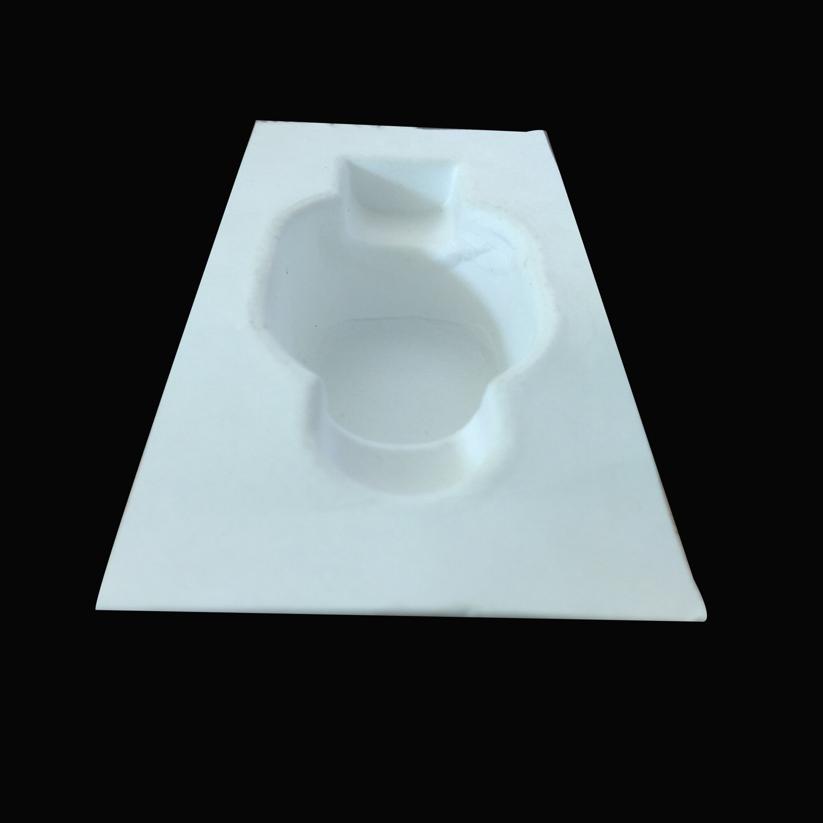 ed64efb96c616ab839c9d96a9eab49e8 scaled 纸浆内托厂家亲测：3家优劣复盘